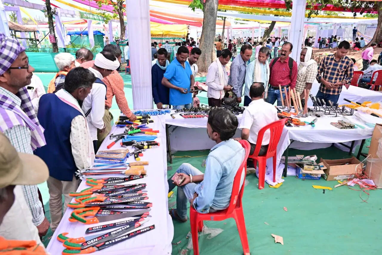 जशपुर : कृषि क्रांति एक्सपो में उमड़ा किसानों का सैलाब, 17 कंपनियों ने दिखाई रुचि