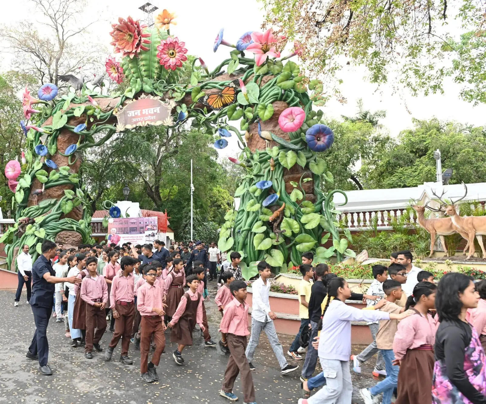 नया शैक्षिक सत्र आज से शुरु, आदर्श माध्यमिक विद्यालय, जन भवन में ‘प्रवेश उत्सव‘ कार्यक्रम में राज्यपाल ने दिया आशीर्वचन
