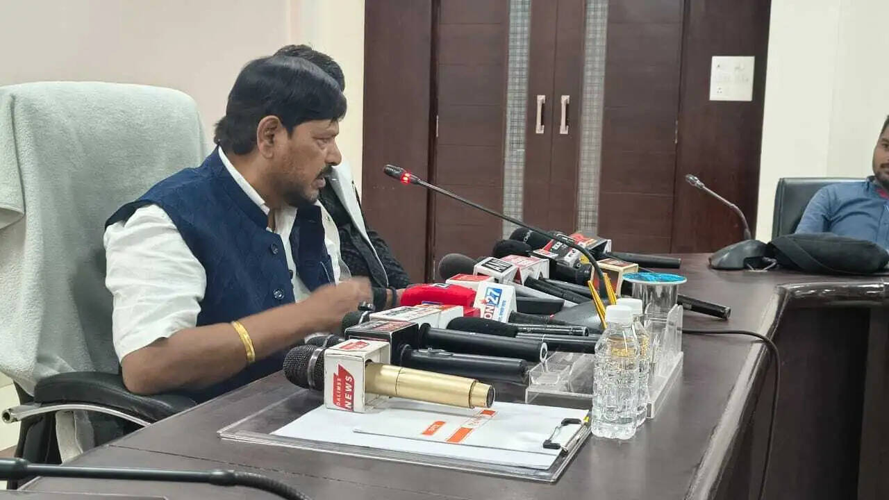 (अपडेट) प्रधानमंत्री नरेंद्र मोदी के नेतृत्व में देश की प्रतिष्ठा विदेशों में बढ़ी : रामदास आठवले