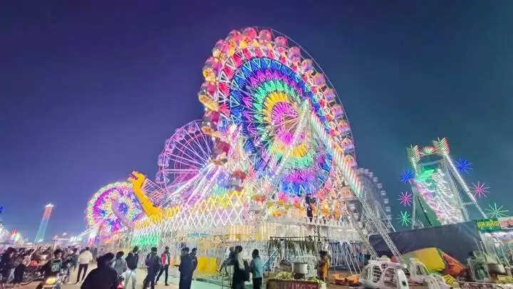 ग्वालियरः व्यापार मेले में उद्घाटन के दूसरे दिन बड़ी तादाद में पहुँचे सैलानी