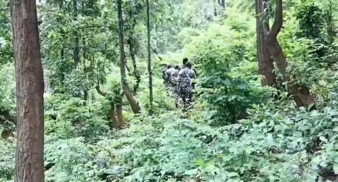 झारखंड के सारंडा जंगल में फिर मुठभेड़, एक महिला नक्सली ढेर,सर्च ऑपरेशन जारी