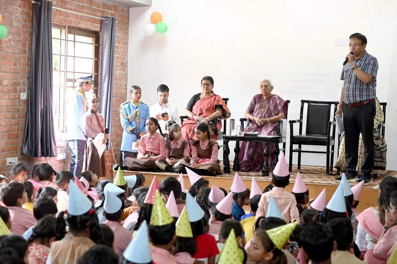 नया शैक्षिक सत्र आज से शुरु, आदर्श माध्यमिक विद्यालय, जन भवन में ‘प्रवेश उत्सव‘ कार्यक्रम में राज्यपाल ने दिया आशीर्वचन