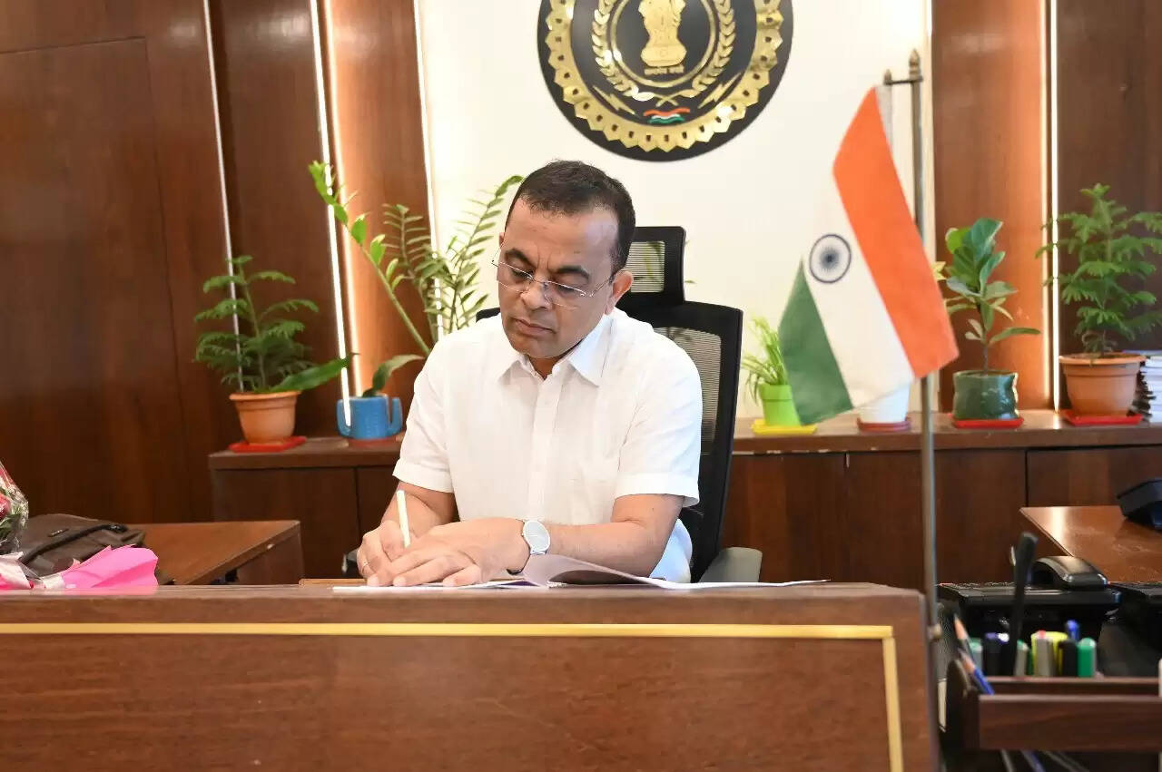 जांजगीर-चांपा जिले के नव पदस्थ कलेक्टर जन्मेजय महोबे ने किया पदभार ग्रहण