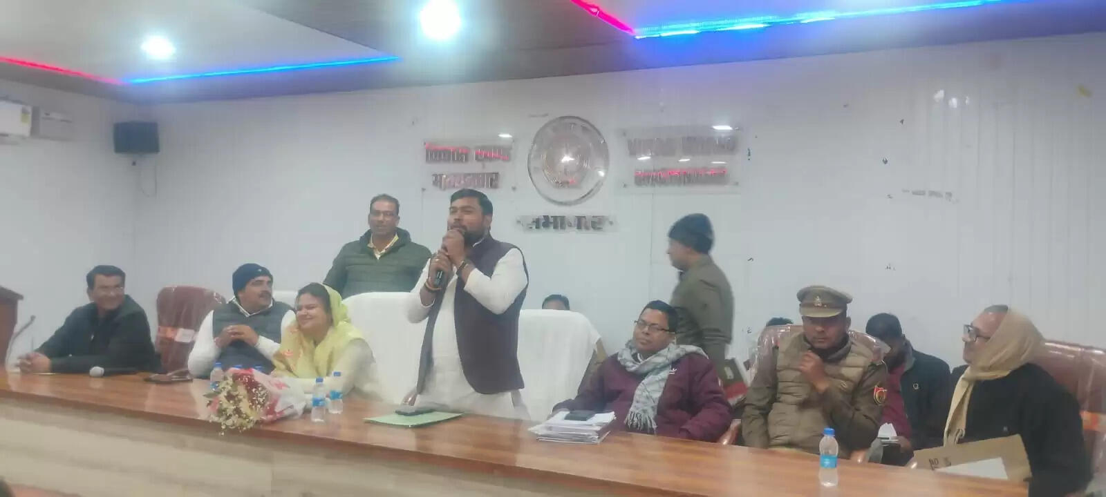 क्षेत्र पंचायत बैठक में विकास कार्यों की समीक्षा, जल निगम पर भड़के ग्राम प्रधान