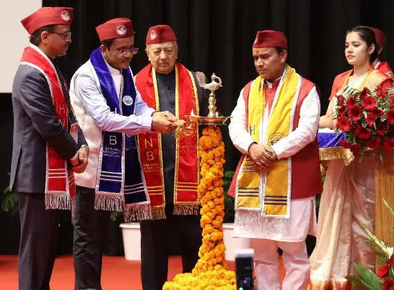एचएनबी&nbsp;गढ़वाल&nbsp;विश्वविद्यालय&nbsp;के&nbsp;दीक्षांत&nbsp;समाराेह&nbsp;में&nbsp;डिग्री&nbsp;पाकर&nbsp;खिले&nbsp;छात्राें&nbsp;के&nbsp;चेहरे