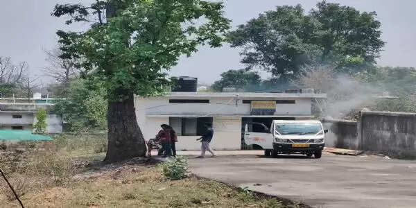 बलरामपुर : पिकअप वाहन पलटने से एक की मौत, आधा दर्जन लोग घायल, चालक फरार