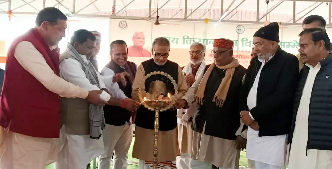 अटल जयंती पर जय जवान जय किसान जय विज्ञान सम्मेलन में पहुंचे हजारों किसान