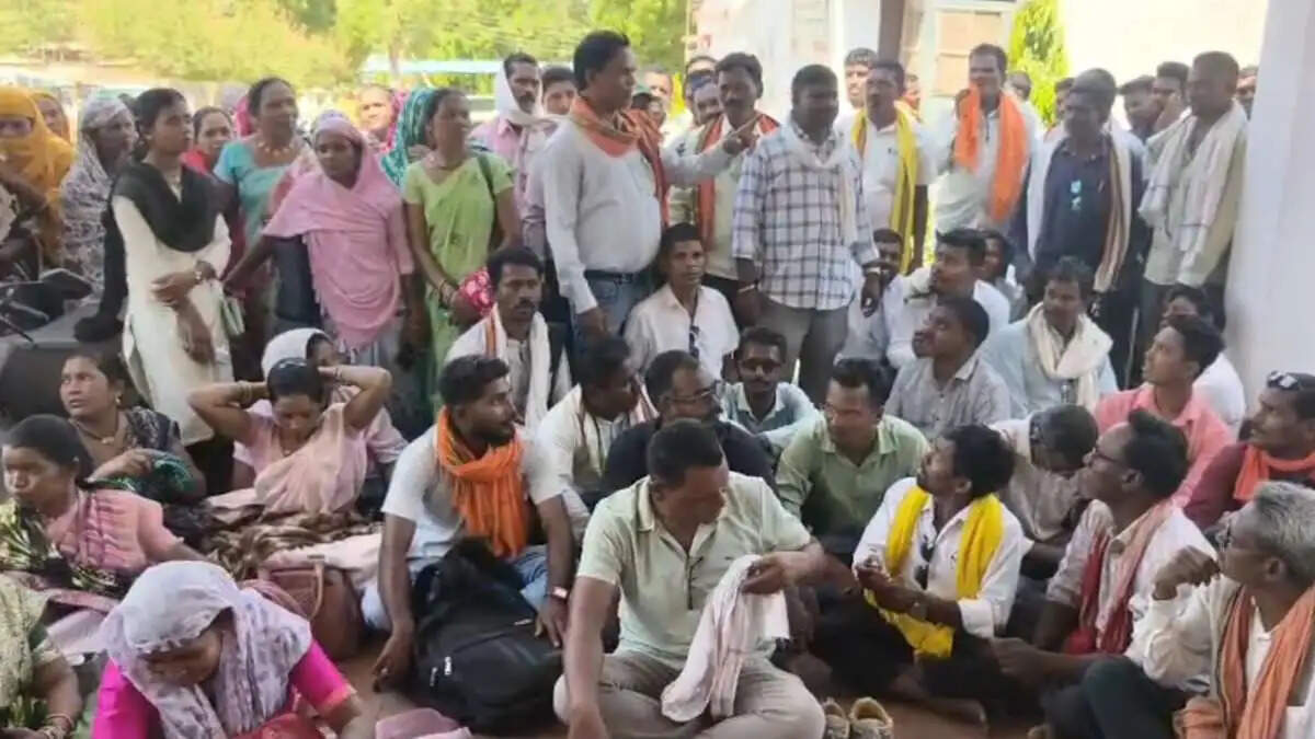 मोहला-मानपुर-अंबागढ़ चौकी जिले के सरपंचों ने ग्राम सभा का किया बहिष्कार