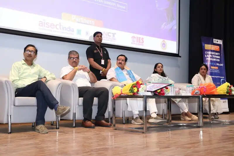 एआई, मशीन लर्निंग और साइबर सुरक्षा भविष्य की अर्थव्यवस्था के प्रमुख आधार: मंत्री टेटवाल