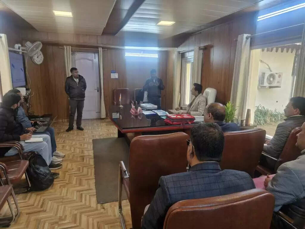 जमरानी बांध परियोजना की प्रगति समीक्षा, कमिश्नर ने दिए समयबद्ध निर्माण के निर्देश