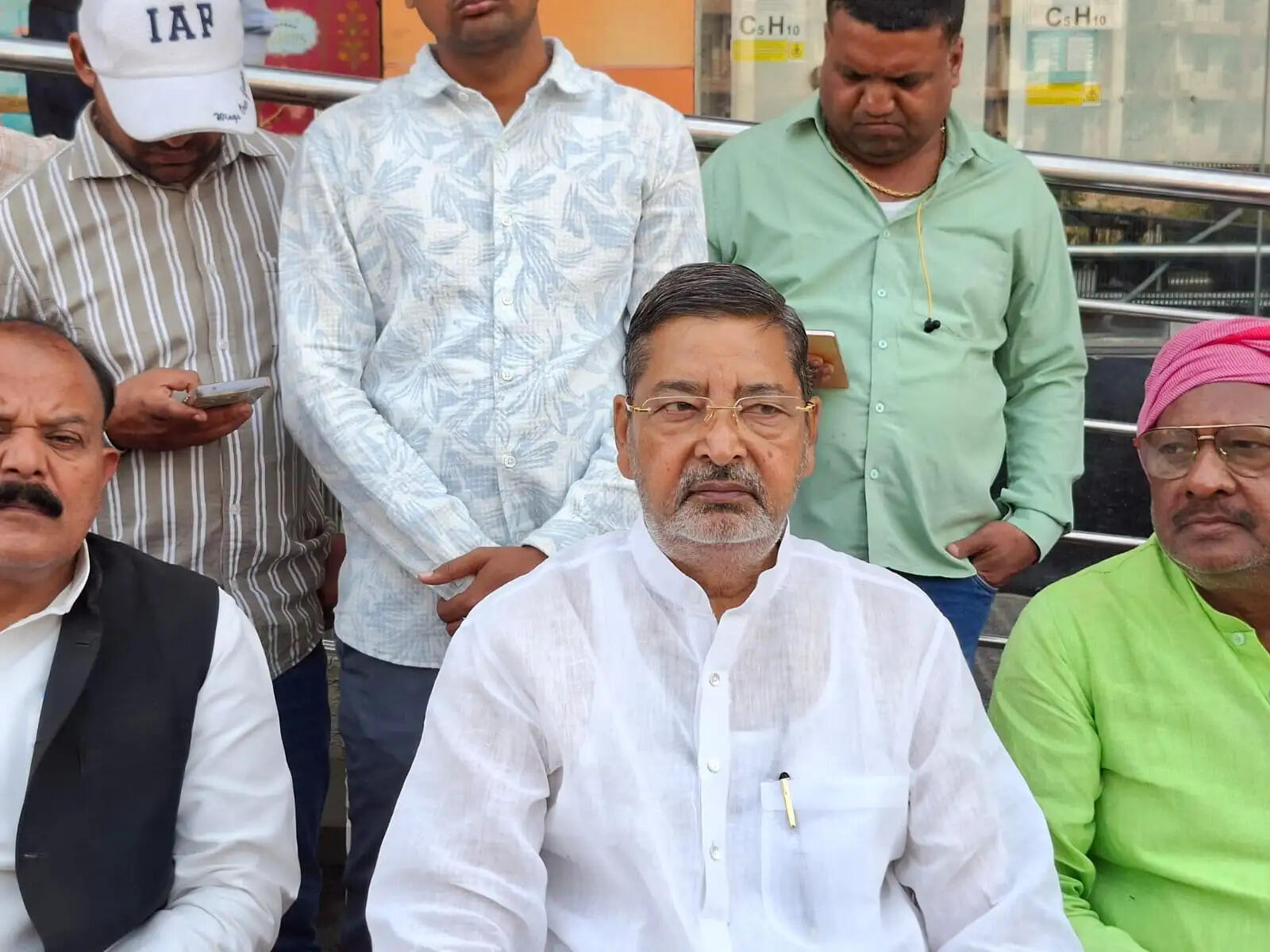 वाराणसी खंड शिक्षक निर्वाचन क्षेत्र से सपा के लाल बिहारी यादव जीते, स्नातक क्षेत्र की मतगणना में भी बढत