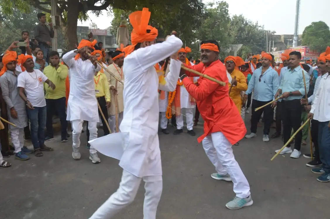 गोवर्धन पूजा पर यदुवंशियों ने निकाली विशाल शोभयात्रा,मनरी कला का जमकर प्रदर्शन