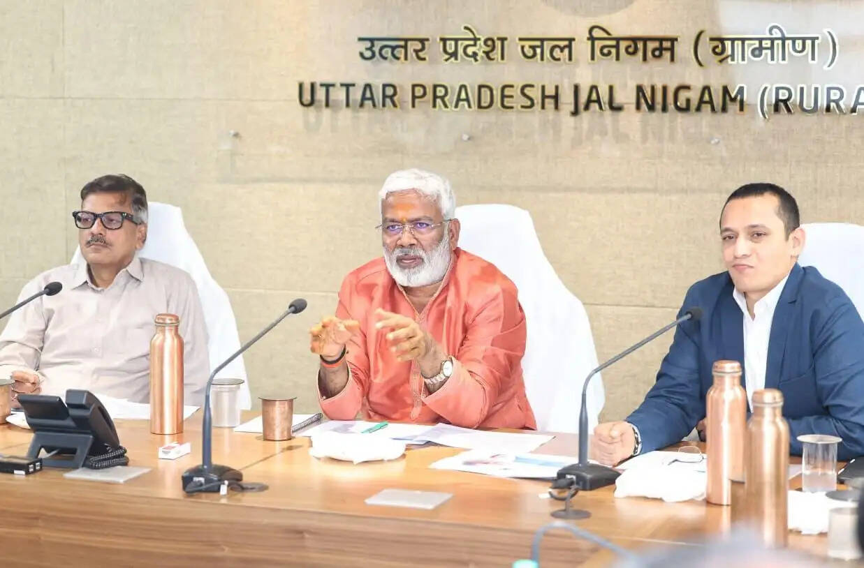 गर्मियों में किसी को भी नहीं होनी चाहिए पीने के पानी की किल्लत : जलशक्ति मंत्री