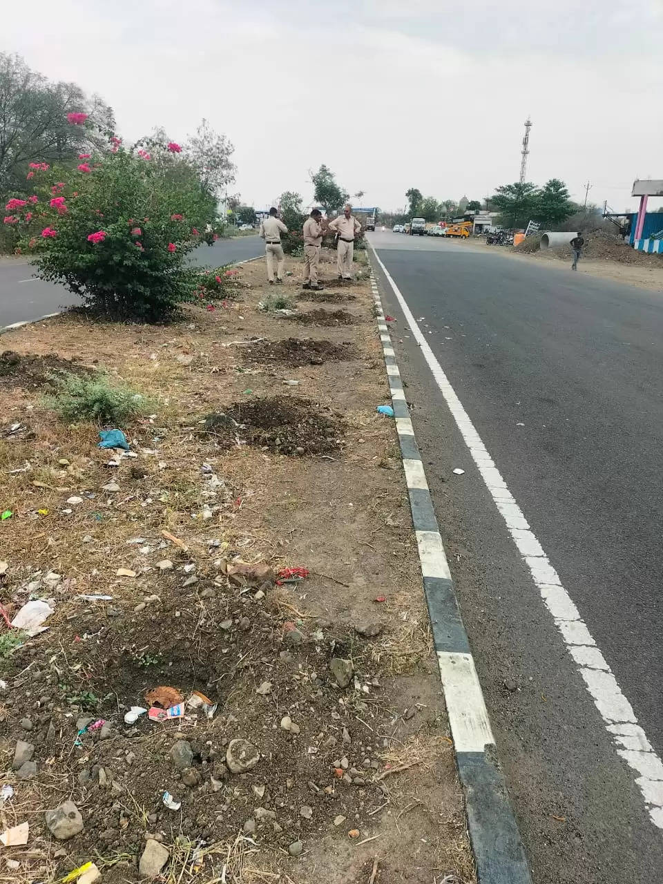 राजगढ़ः ट्रक की टक्कर से बाइक सवार सास-बहू सहित तीन घायल