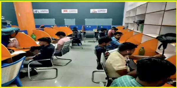 उत्तर प्रदेश की 11,350 ग्राम पंचायतों में&nbsp;हाईटेक डिजिटल लाइब्रेरियों से&nbsp;आधुनिक अध्ययन सुविधाओं का हो रहा विस्तार