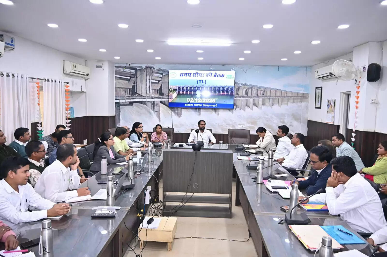 धमतरी जिले में अधिकारियों के प्रशासनिक कार्य का हुआ विभाजन