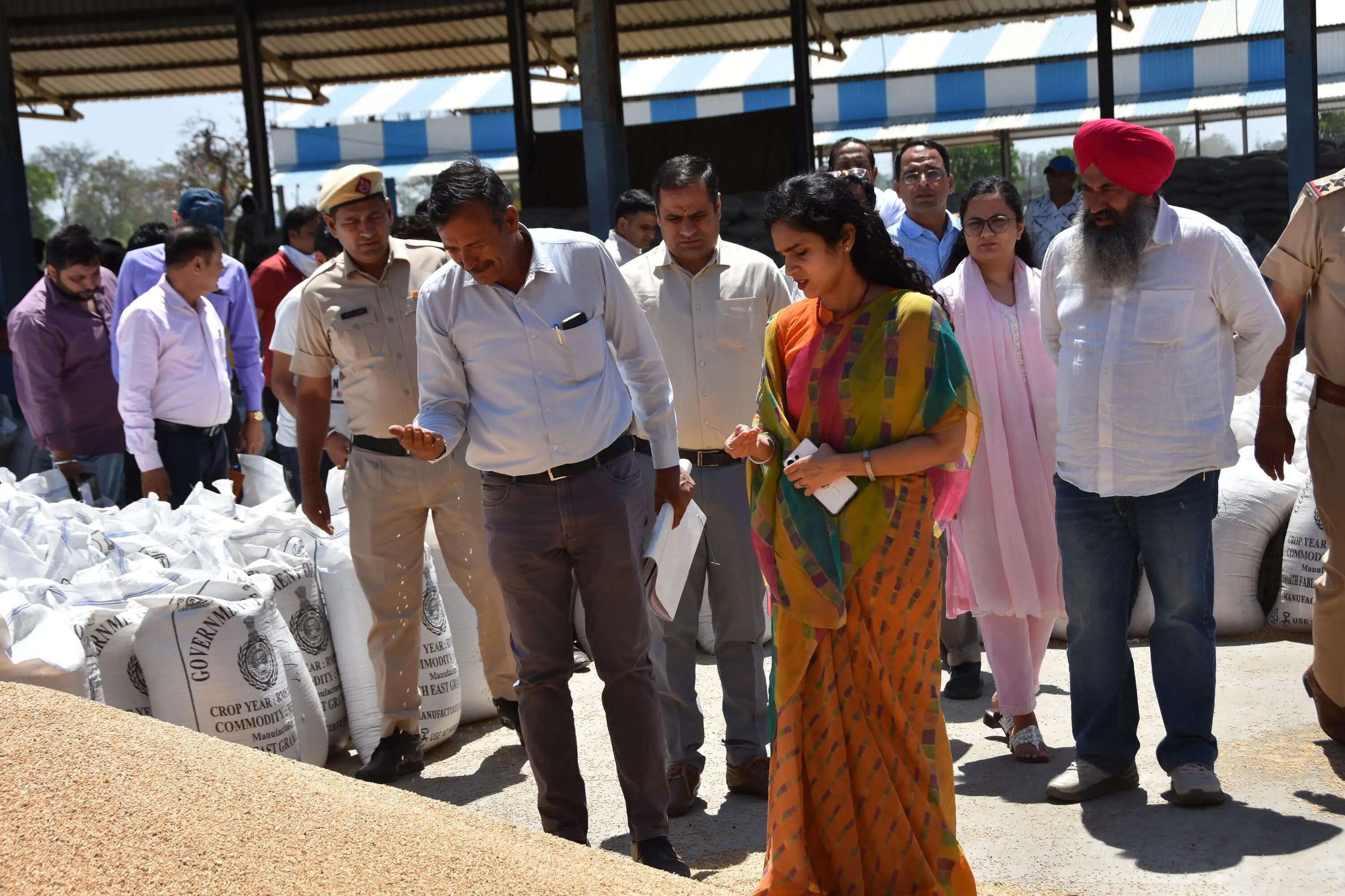 कैथल: जिला उपायुक्त ने किया सीवन अनाज मंडी का दौरा, खरीद एवं उठान में तेजी लाने के दिए&nbsp;निर्देश