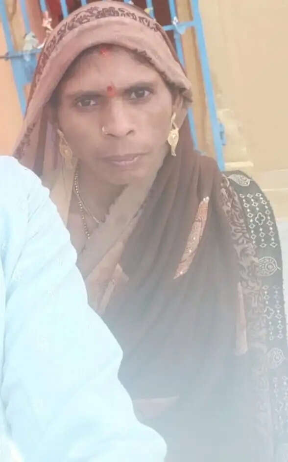 अस्थि विसर्जन करने जा रहा परिवार हुआ सड़क हादसे का शिकार, ननद-भौजाई की मौत