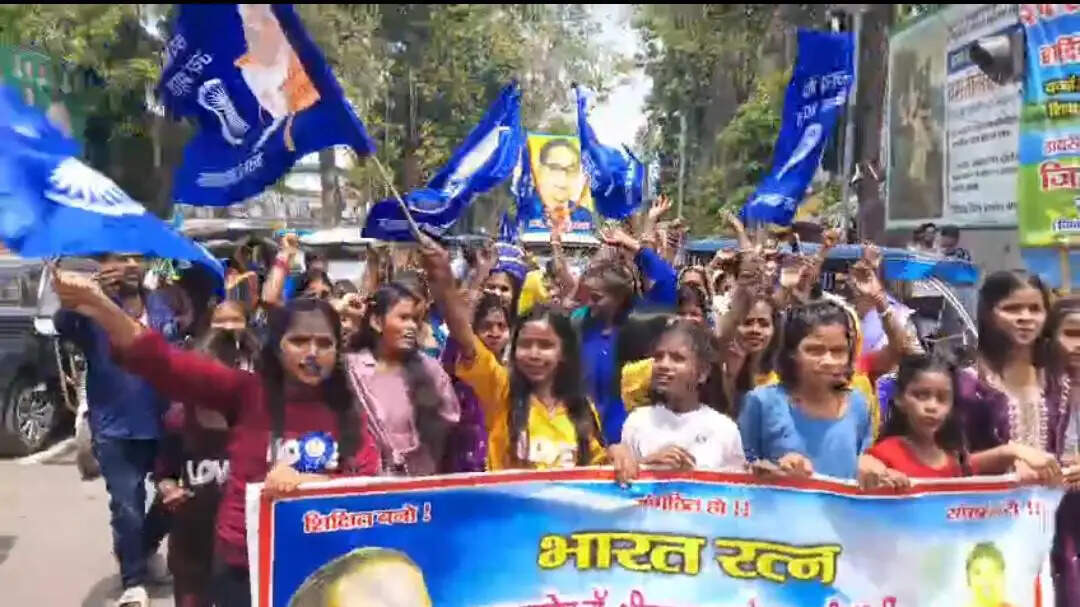 अंबेडकर जयंती पर निकली गई शोभायात्रा