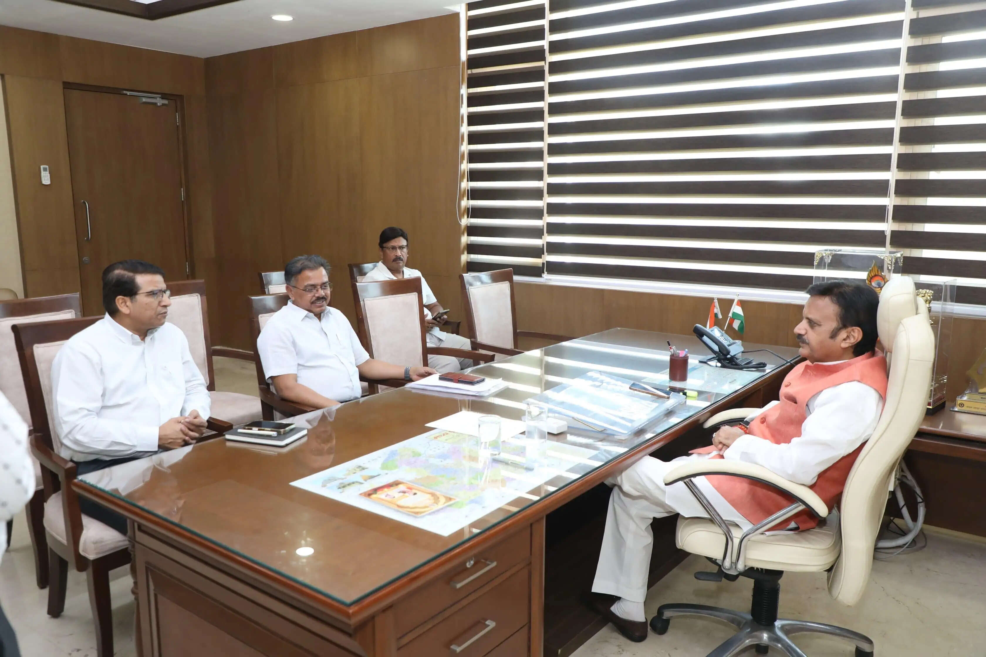 स्वास्थ्य सेवाएं मजबूत करने भर्ती प्रक्रियाएं समयबद्ध पूरी हों: राजेंद्र शुक्ल