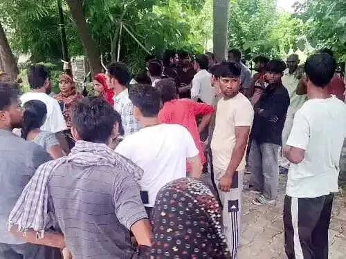 फरीदाबाद : सीवरेज का गड्ढा खोदते हुए करंट लगने से दो की मौत