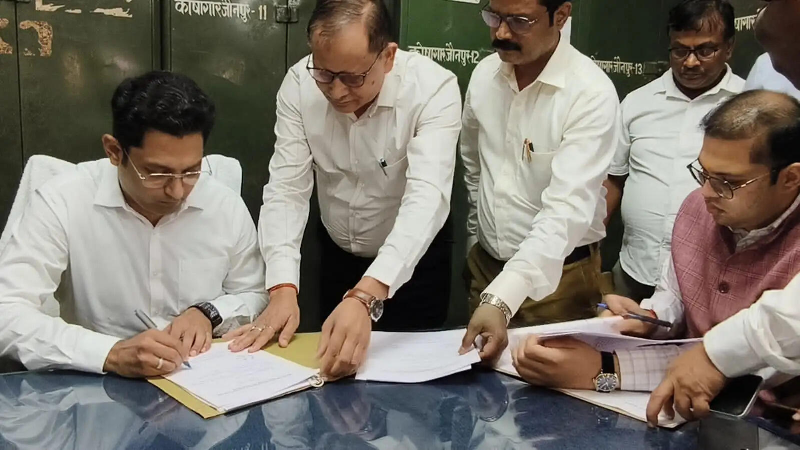 शासन की प्राथमिकताओं, योजनाओं को धरातल पर उतारना मेरी सर्वोच्च प्राथमिकता : जिलाधिकारी