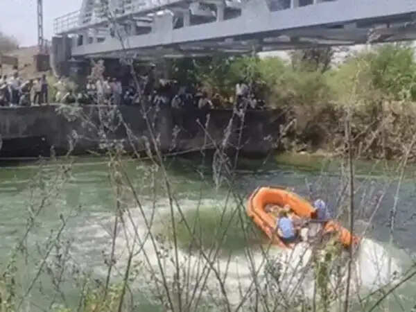 जबलपुर में रील बनाते बरगी नहर में बही 4 लड़कियां, दो के शव मिले, एक अब भी लापता