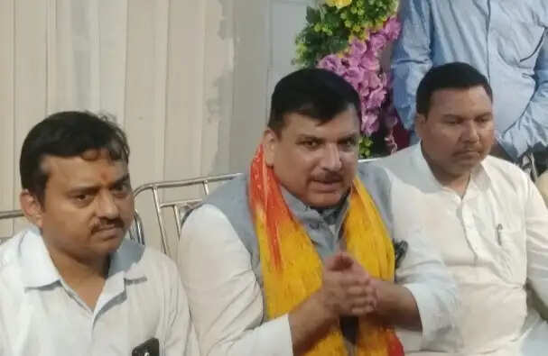 पांच सरकारी प्राथमिक विद्यालय केवल कागजों पर संचालित होने पर आआप ने मुख्यमंत्री से की कारवाई की मांग