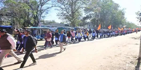 राष्ट्रीय युवा दिवस पर विद्यार्थी परिषद ने निकाली शोभायात्रा