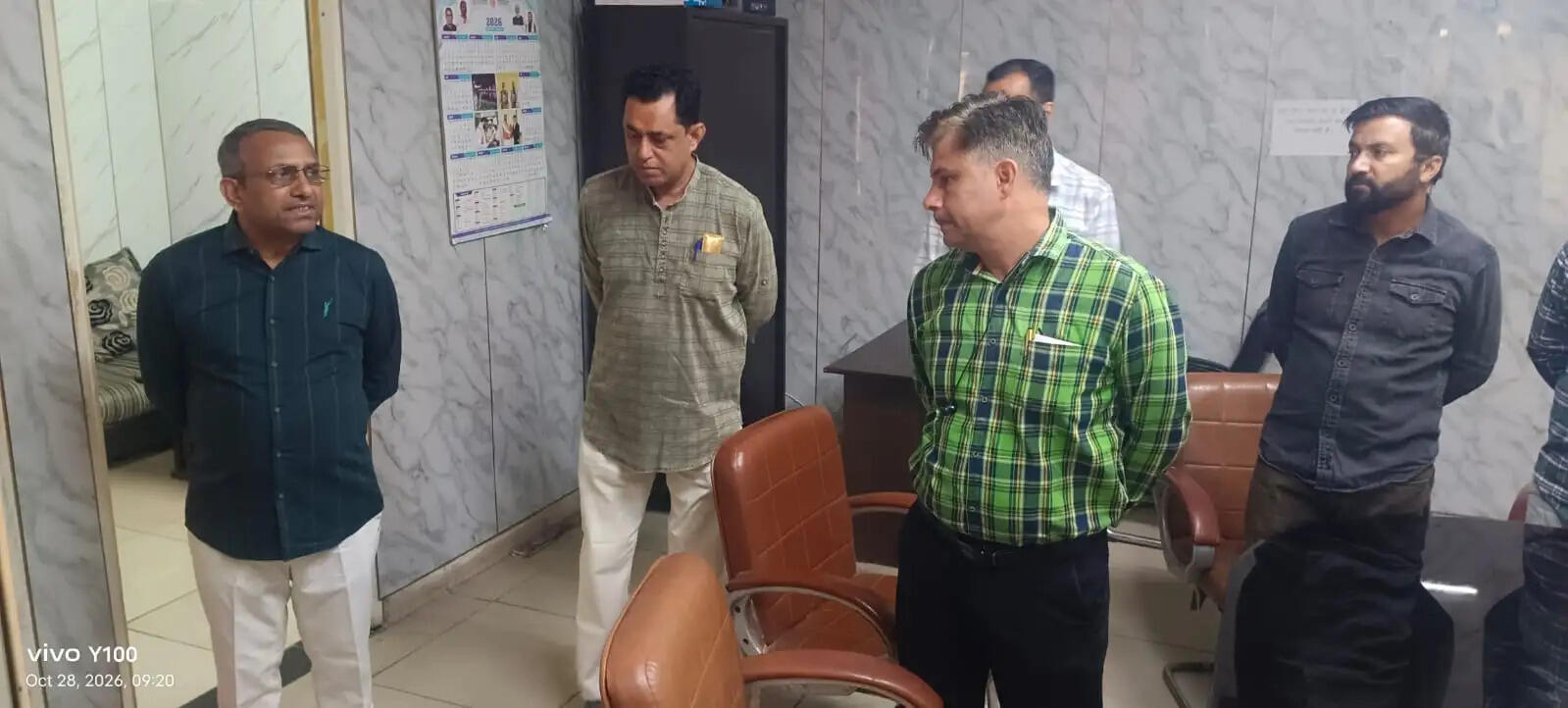 रिश्वत प्रकरण के बाद नगर परिषद में डीएमसी का औचक निरीक्षण, कर्मचारियों की हाजिरी जांची