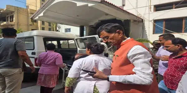 जमीन कारोबारी को अपराधियों ने मारी गोली, गंभीर