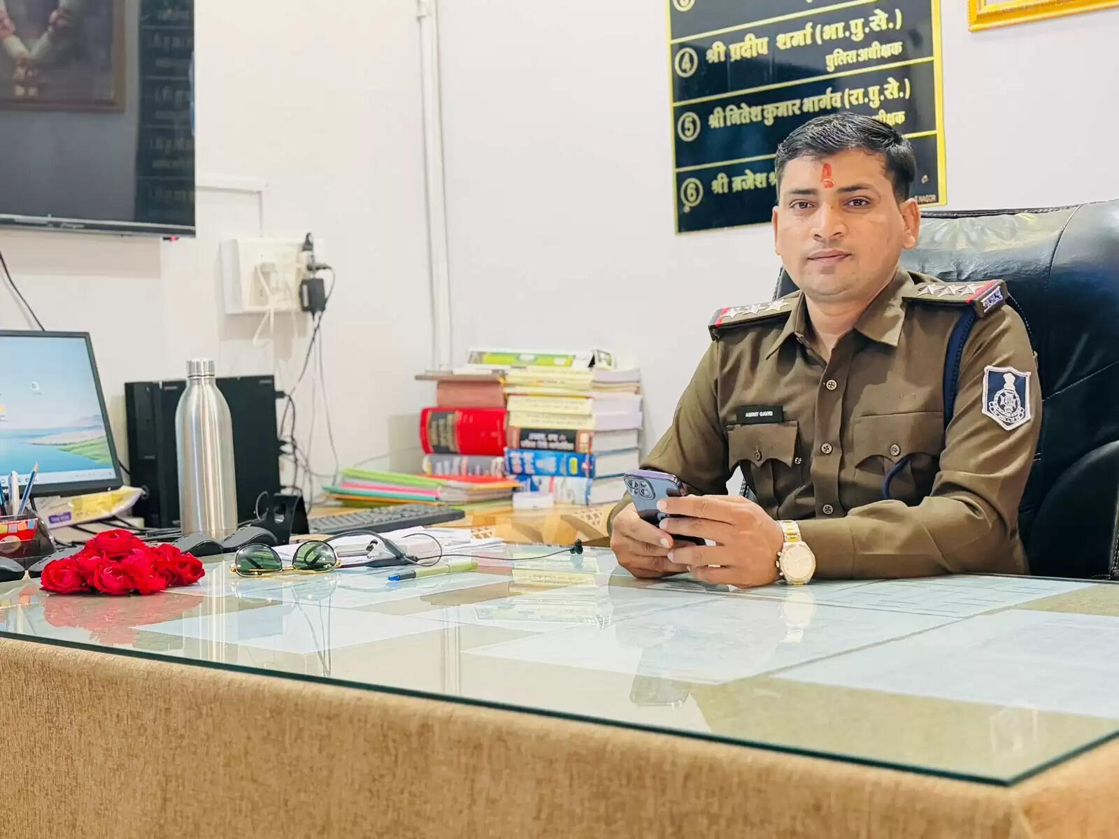 नागदाः फांसी के फंदे पर झूल रहे युवक की जान बचाने पर थाना प्रभारी को 10 हजार का पुरस्कार