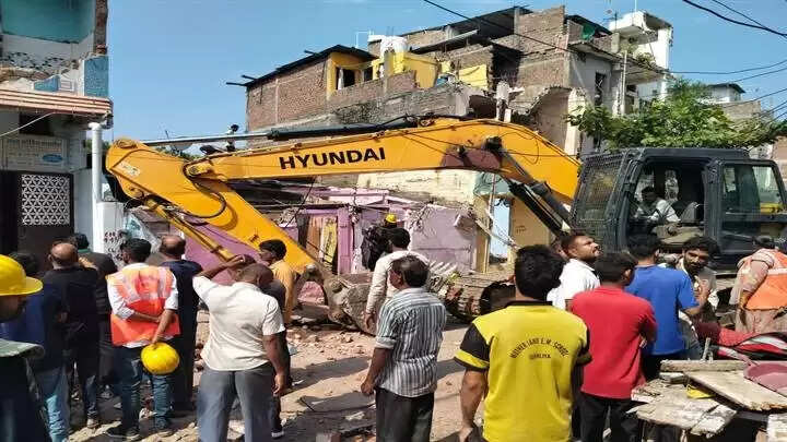 इंदौरः नगर निगम ने 140 मकानों पर की रिमूवल की कर्रवाई