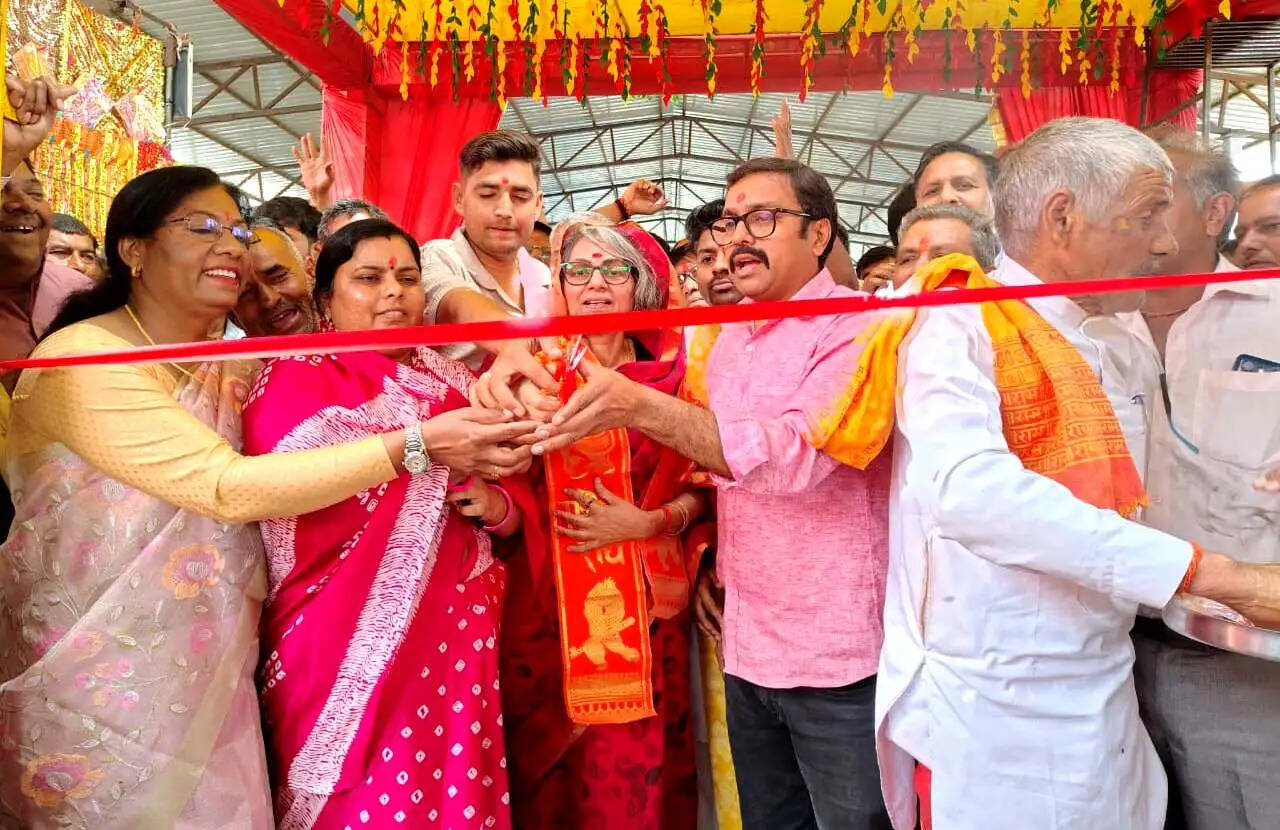 मेले श्रद्धा एवं भारतीय संस्कृति के प्रतीक : नीरजा