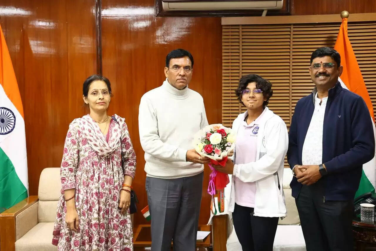 दक्षिणा जोशी ने रचा इतिहास: राष्ट्रीय स्कूली प्रतियोगिता में दो स्वर्ण पदक