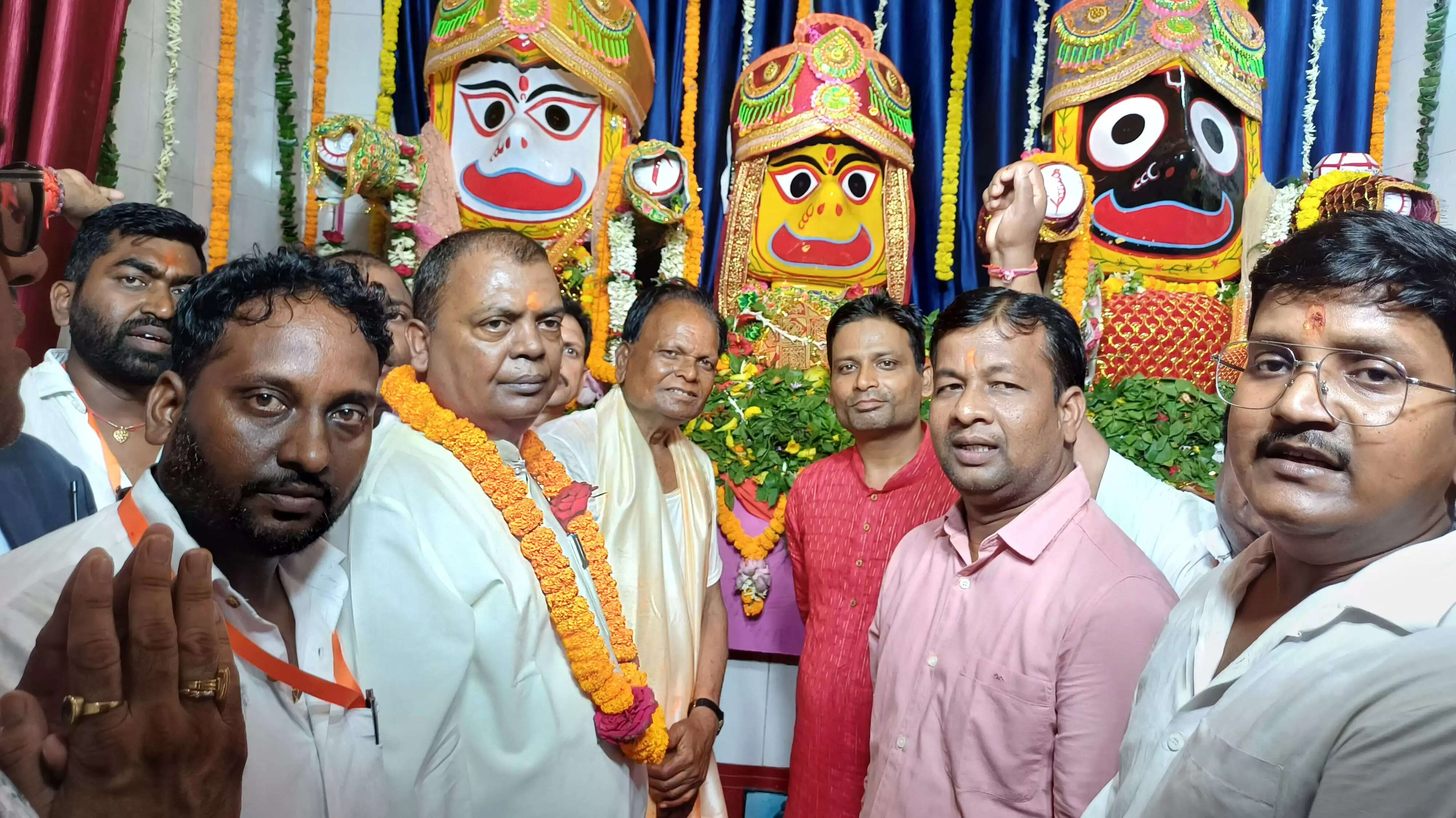 भगवान जगन्नाथ स्वामी का रथ खींचने के लिए उमड़ा जन सैलाब