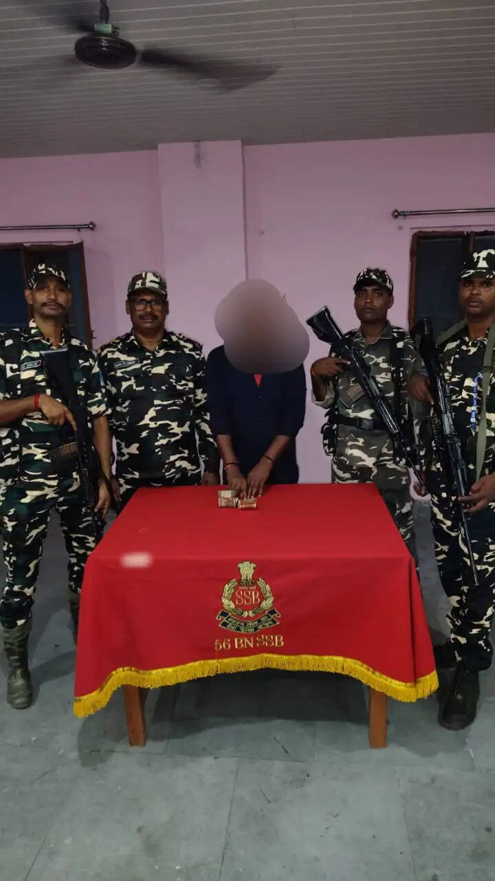 60 हजार भारतीय करेंसी के साथ नेपाली नागरिक गिरफ्तार