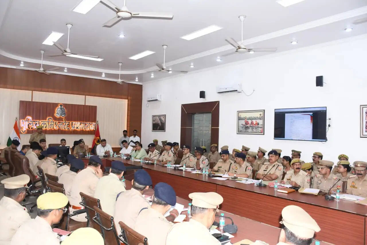 भूमाफियाओं पर कसे शिकंजा, गुण्डा एक्ट, गैंगस्टर व एनएसए के तहत करें कड़ी कार्रवाई : मनीष कुमार वर्मा