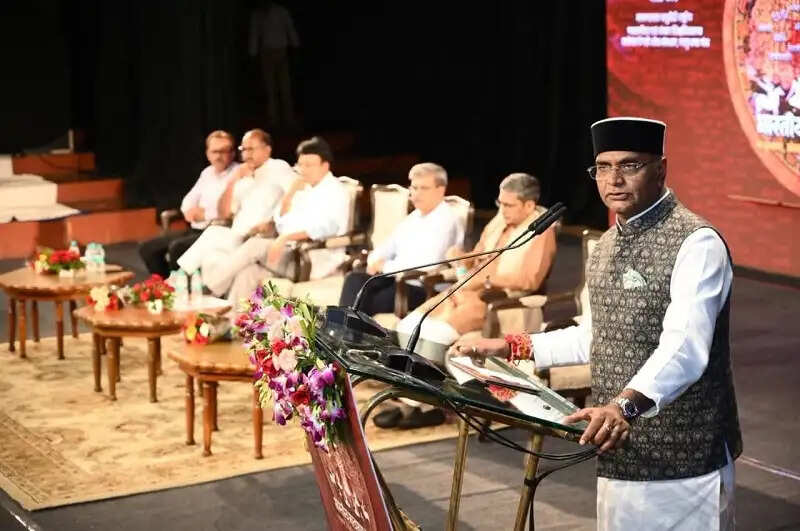 अपनी भाषा और जड़ों से जुड़कर ही युवा कर सकते हैं सशक्त राष्ट्र का निर्माण : मंत्री सारंग