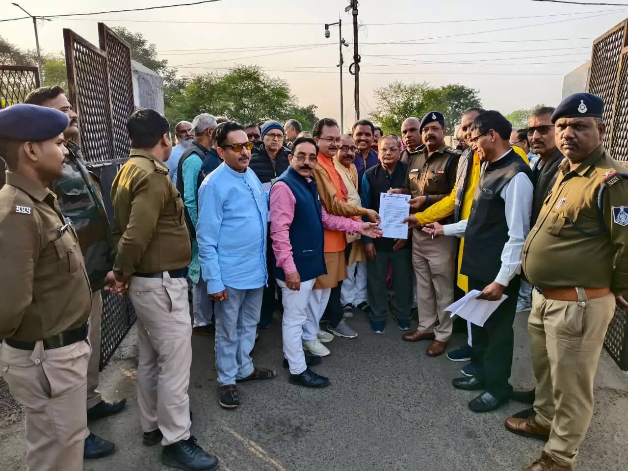 अनूपपुर: आईएएस संतोष वर्मा के विवादित बयान के जिले में भारी विरोध, ब्राह्मण संगठनों ने निष्कासन की मांग