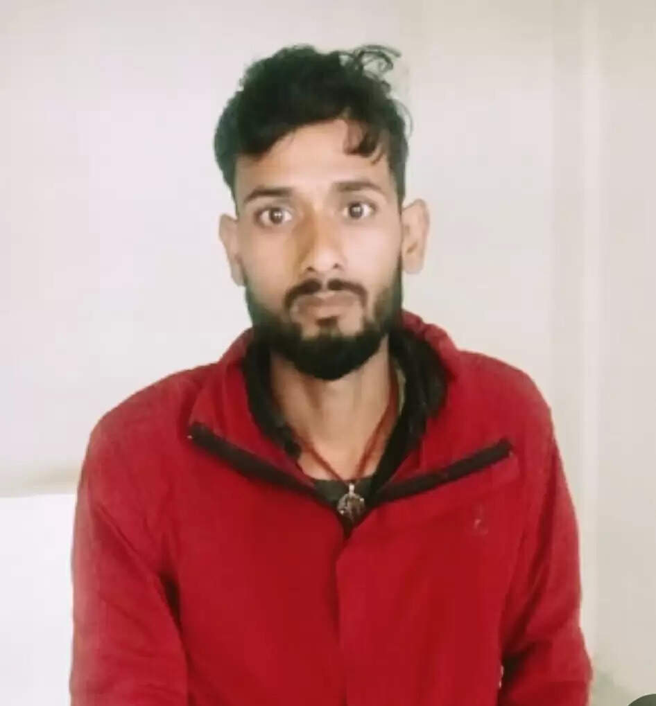 फुलकाहा पुलिस ने फरार चल रहे गांजा तस्कर अजय यादव को किया गिरफ्तार