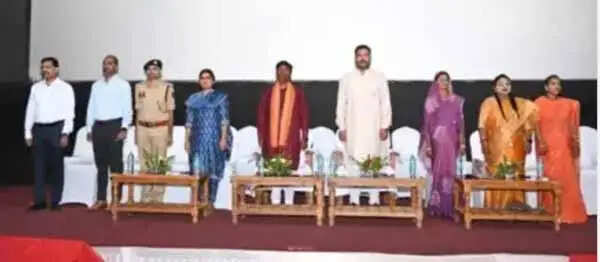 युवा उड़ान’ कार्यक्रम में प्रतिभावान विद्यार्थियों व खिलाड़ियों का हुआ सम्मान