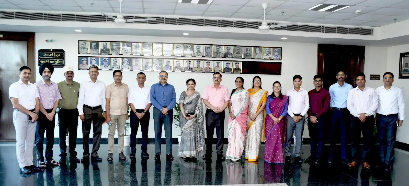 डीजीपी ने किया आईएफएस प्रोबेशनर्स से संवाद