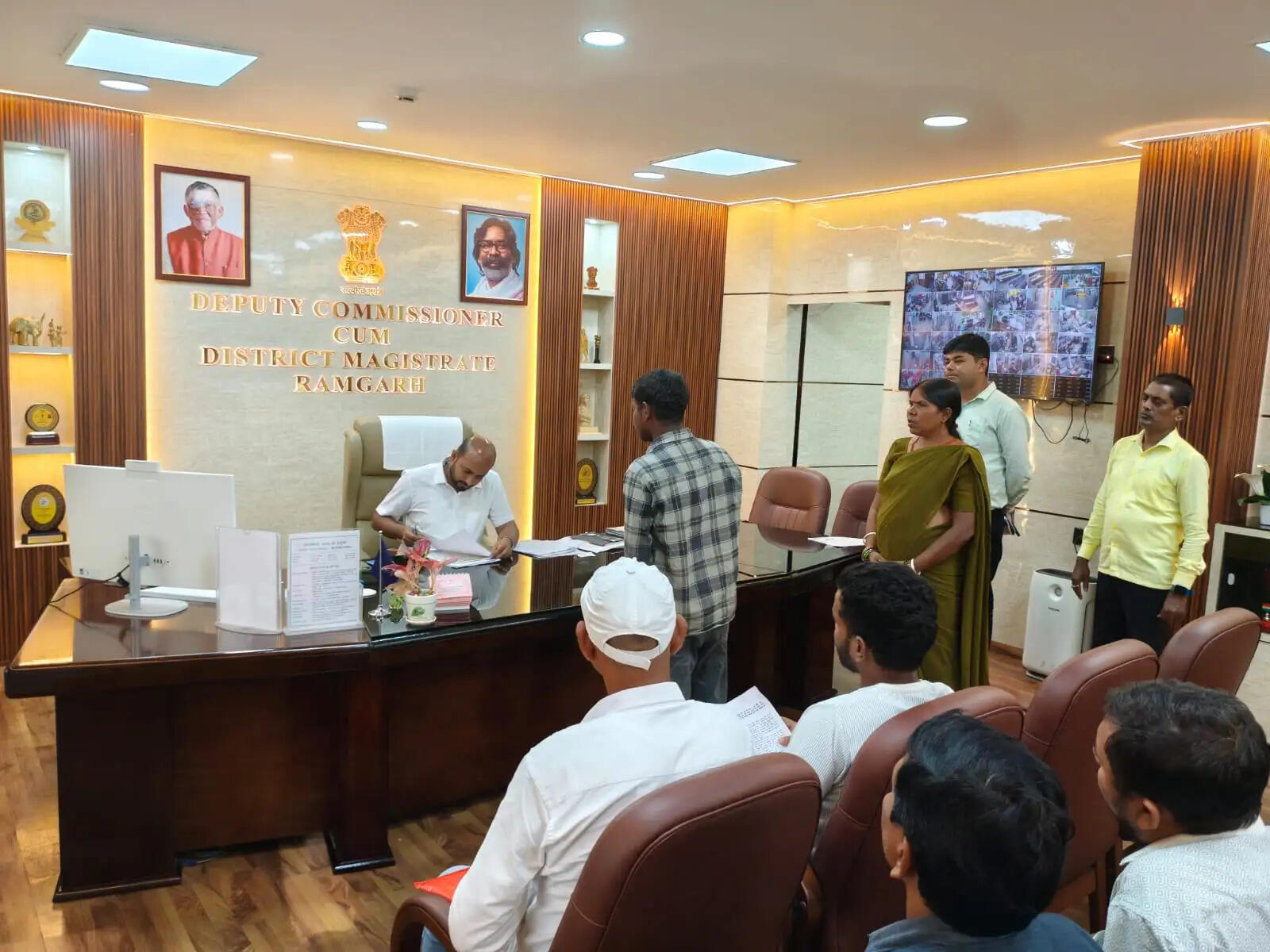 डीसी के जनता दरबार में 41 फरियादियों की समस्याओं का किया समाधान