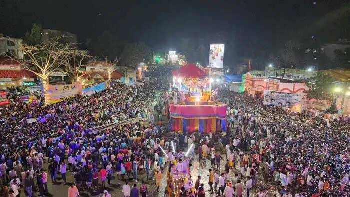 भीतर रैनी रथ परिक्रमा पूरी हुई, अर्धरात्रि में रथ काे चोरी कर ले जाने की परंपरा का हाेगा निर्वहन