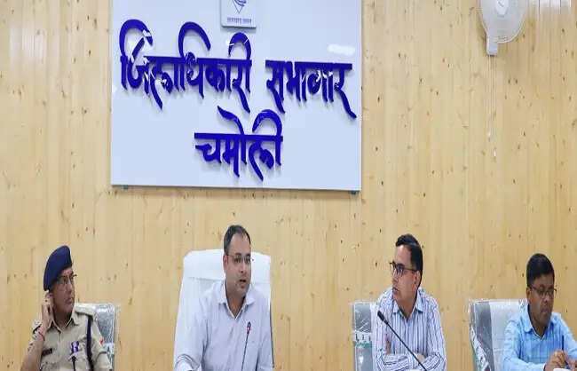 गैरसैंण विधानसभा सत्र की तैयारियों की समीक्षा, विभागों को समयबद्ध व्यवस्थाएं पूरी करने के निर्देश