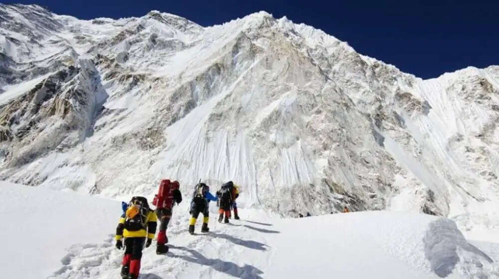 नेपाल में 637 पर्वतारोहियों को 18 पर्वतों पर चढ़ाई की अनुमति