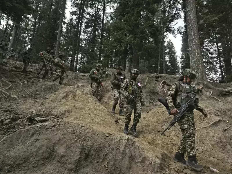 उधमपुर में आतंकी एक घर से खाना लेने के बाद जंगल में भागे, सुरक्षा बलों का तलाशी अभियान शुरू