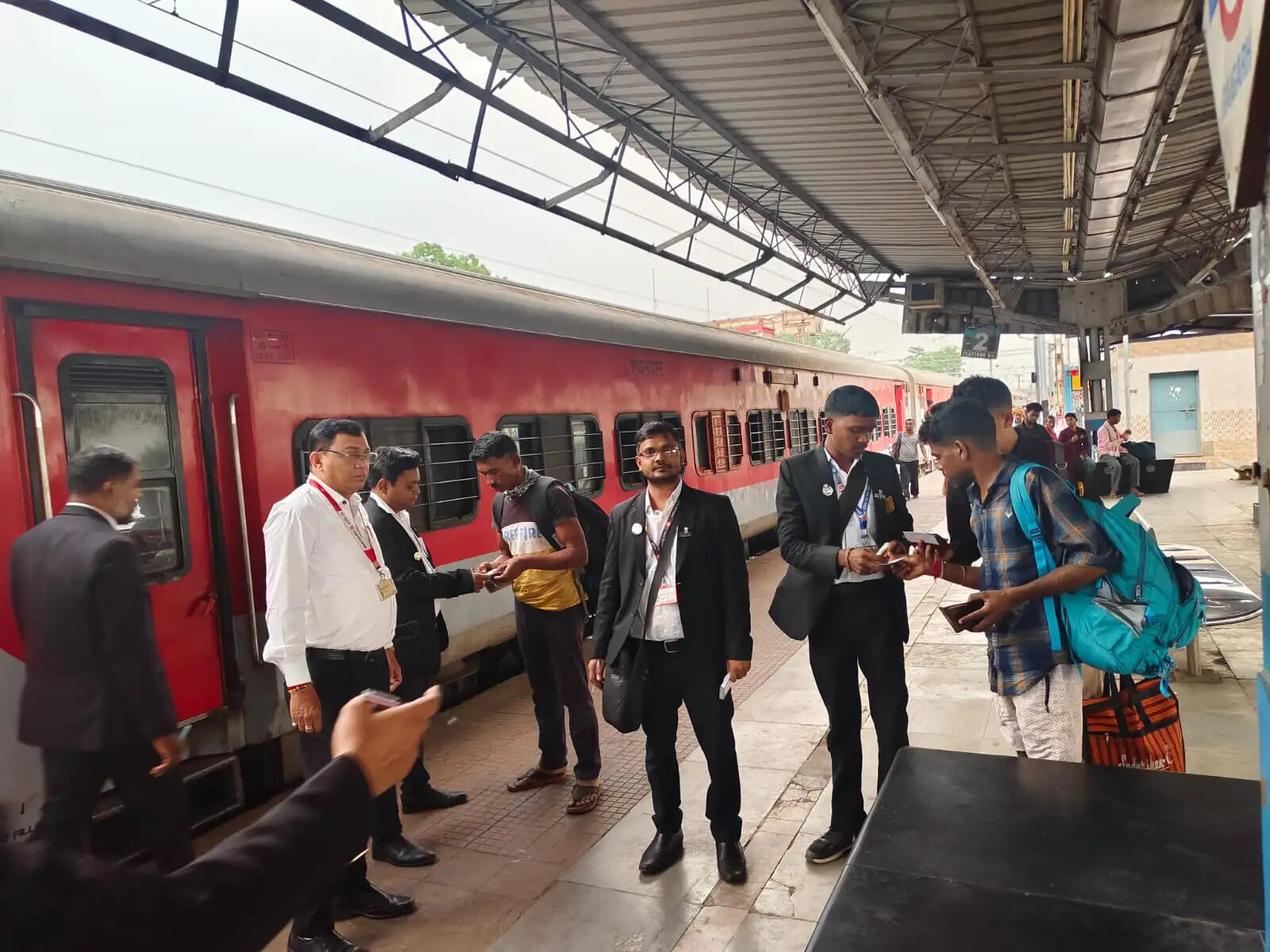 रायगढ़ स्टेशन पर रेलवे का बड़ा एक्शन: नाका टिकट चेकिंग अभियान में 440 मामले पकड़े गए