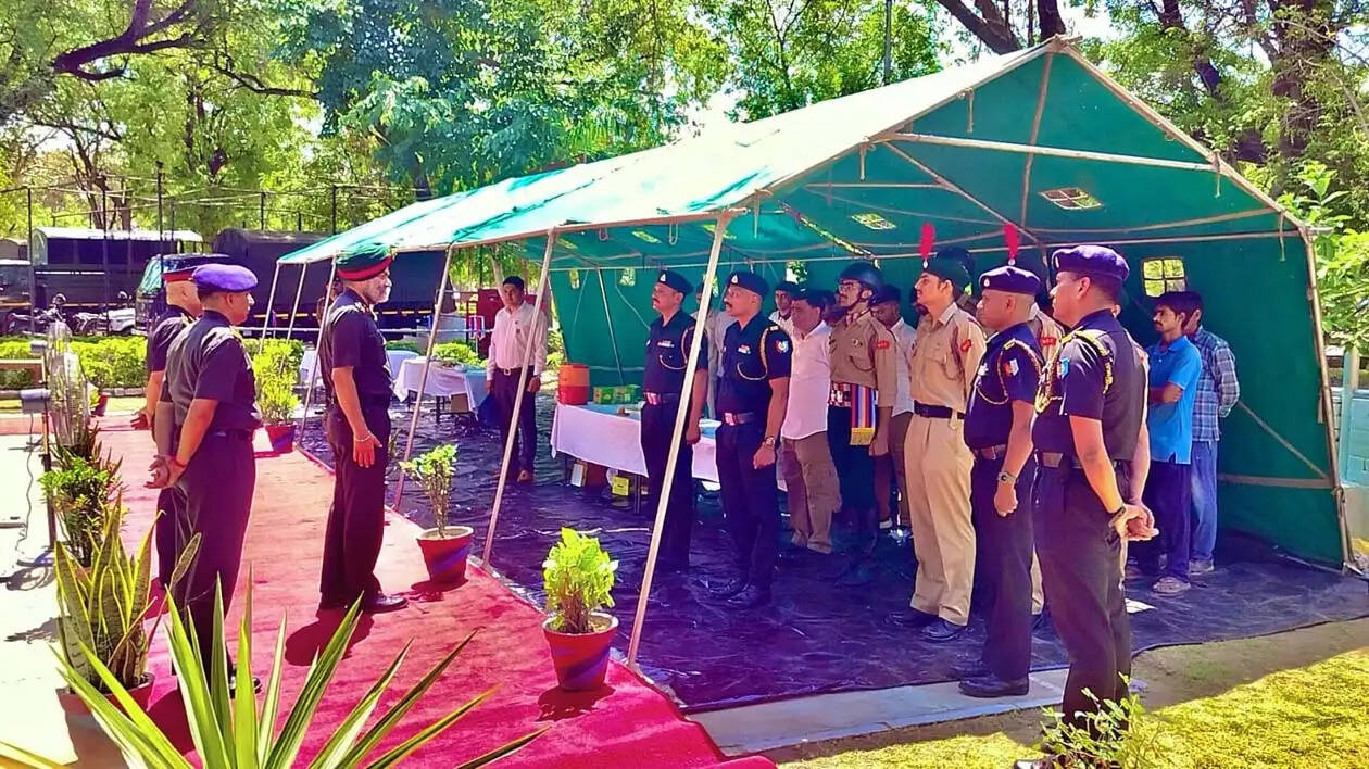 हिसार : एनसीसी ग्रुप मुख्यालय रोहतक के ग्रुप कमांडर ने कियाा प्रथम हरियाणा रिमाउंट एवं वेटरनरी स्क्वाड्रन एनसीसी, हिसार का वार्षिक निरीक्षण